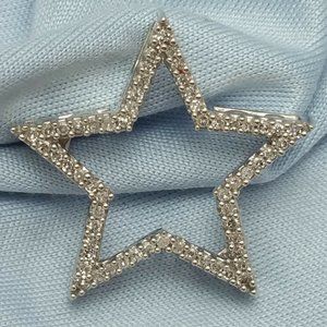 Beautiful 10K Solid White Gold Star Shape Charm Pendant With Diamonds - Nice!